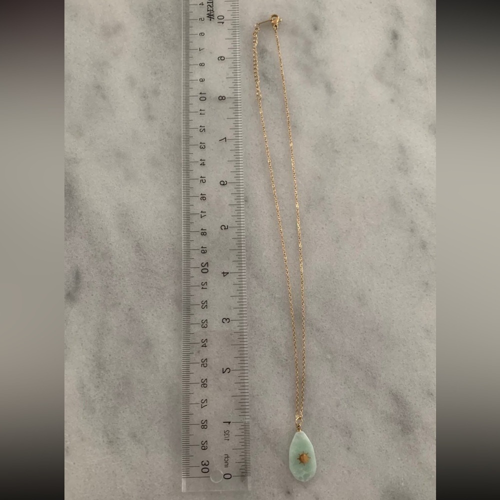 Gold Vintage Style Star Burst Stone Pendant Necklace Brand New - Picture 4 of 4